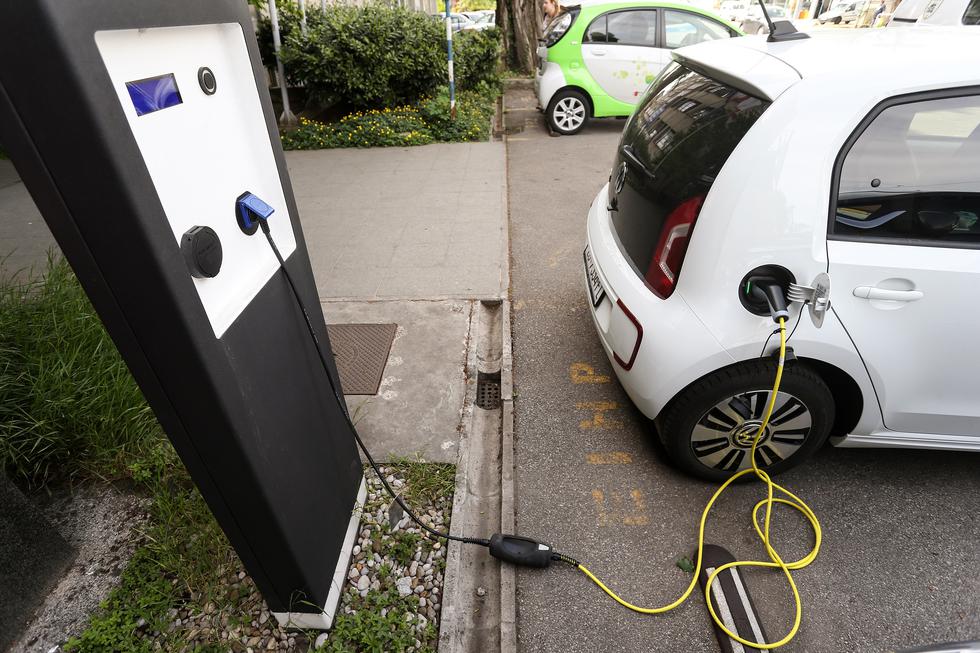 REVOLUCIJA: Električni će automobili potisnuti 'klasičare'