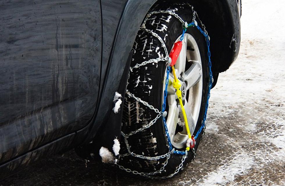 Za vožnju bez zimske opreme kazna od 700 do čak 15.000 kuna
