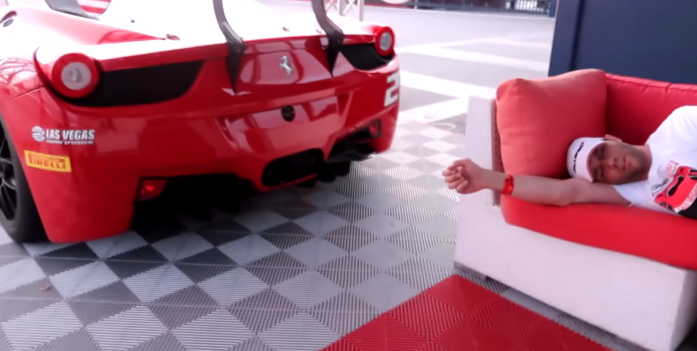 VIDEO: Šokantno buđenje uz urlike iz Ferrarijeva auspuha