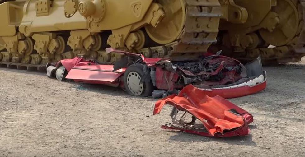 VIDEO: Hrabri Amerikanac suprotstavio se buldožeru od preko 100 tona
