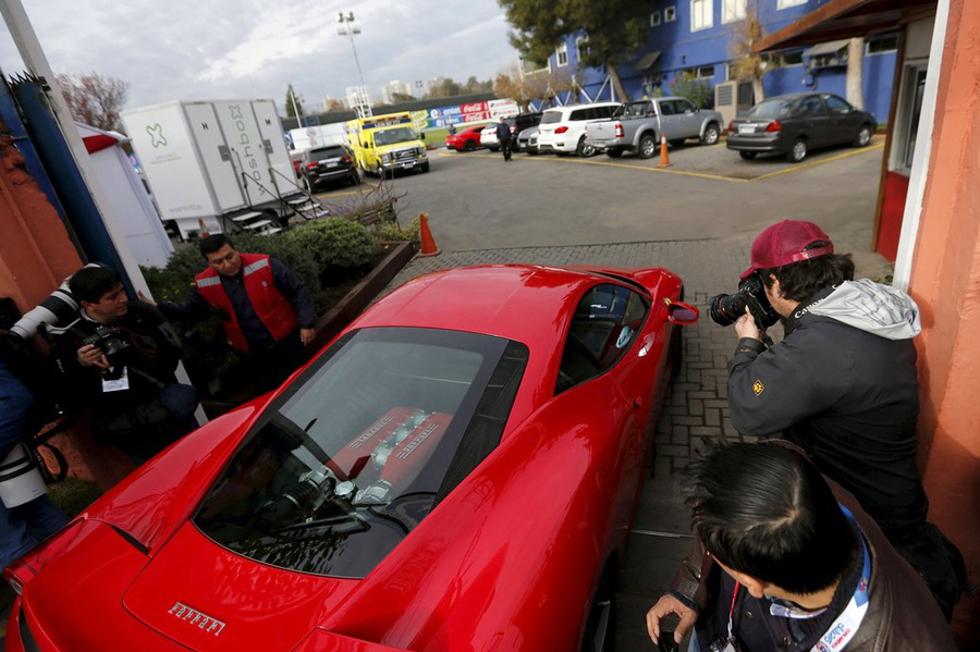 Pijani Arturo Vidal razbio svoj skupi Ferrari, zadržan u policiji