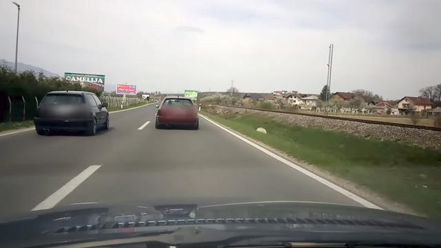 VIDEO: Ilegalna utrka Golfova u BiH završila šokantnom nesrećom