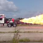 12000 konja snažan bacač plamena u obliku monstruoznog kamiona