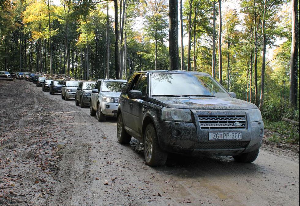Zaljubljenici Land Rovera u avanturi na Petrovoj gori
