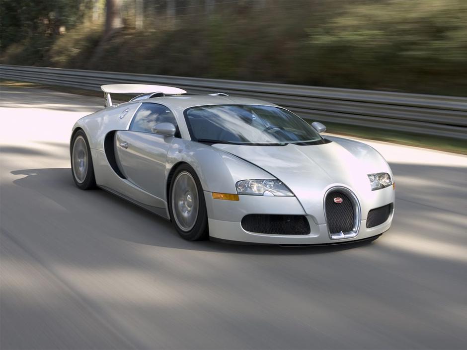 Bugatti Veyron | Author: MOMENTcar