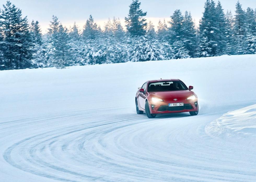 Ljepotica u zimskim uvjetima: Toyota redizajnirala model GT86