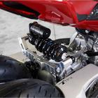 Motocikl s dvostrukim kotačima i V8 Maseratijevim motorom