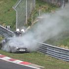 Nešto je pošlo po zlu: Aston Martin V12 Vantage u dimu na Ringu