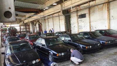 U starom skladištu pronađeno 11 nekorištenih BMW 'kamatarki'