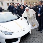 Osvojite Lamborghini Huracán koji je bio poklonjen papi Franji