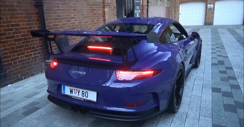 VIDEO: Ljubičastim Porscheom izazvao kaos na ulicama Londona
