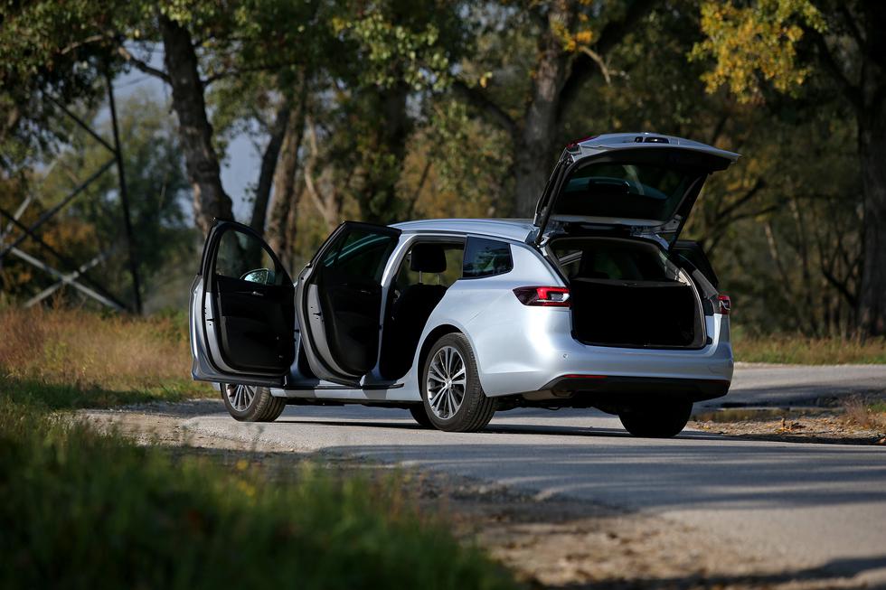 Opel Insignia karavan: Impresivno izgleda, a tako se i vozi