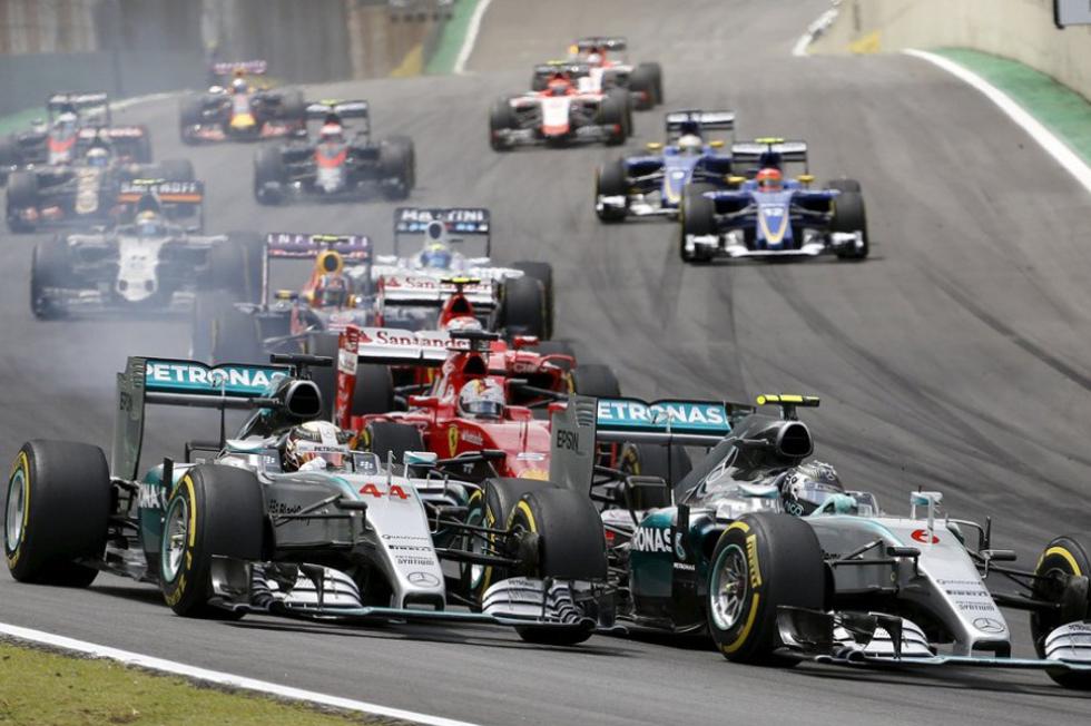 Nico Rosberg je izdržao napade Lewisa i pobijedio na VN Brazila
