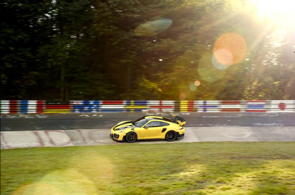 Novi kralj Ringa: Porsche 911 GT2 RS rekord srušio vremenom 6:47.30