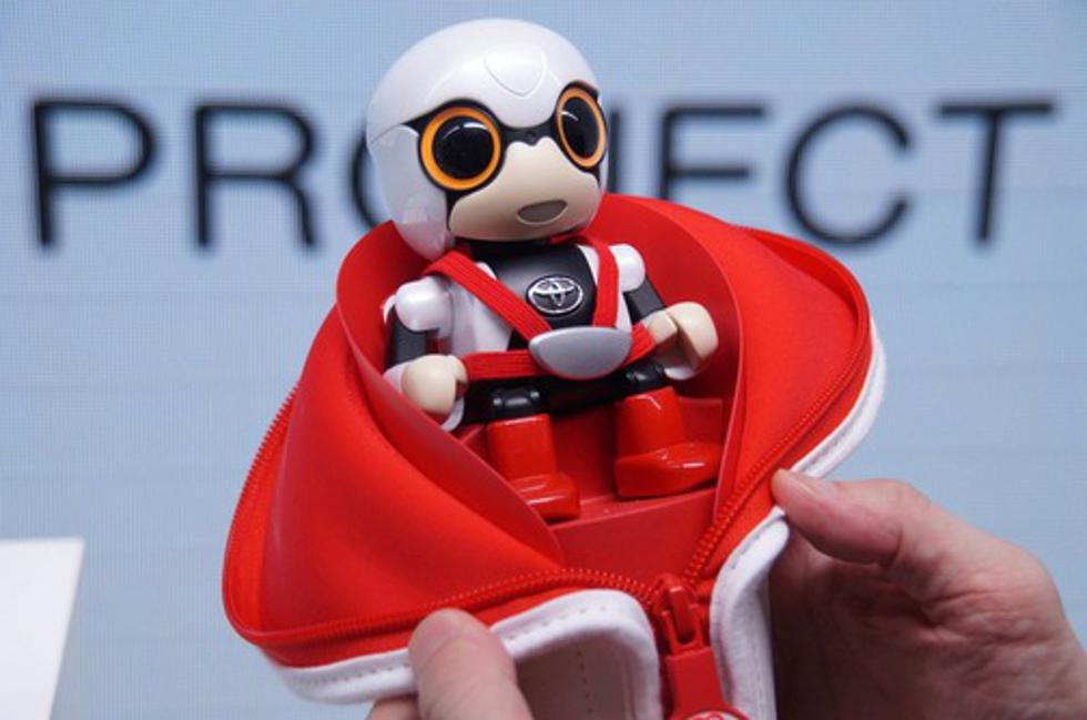 Budno oko u autu: Kirobo Mini robot će buditi umorne vozače