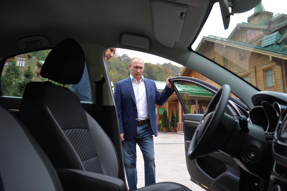 Putin subvencijama brine o prodaji automobila