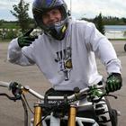 Hrvat novi svjetski rekorder: Vozio motocikl 4,2 kilometra stojeći na glavi