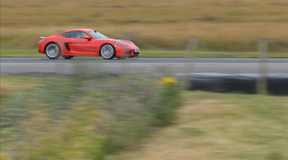 VIDEO: Pogledajte kako Porsche 718 Cayman 'lomi' asfalt