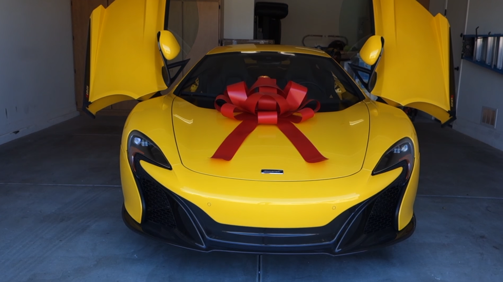 Poklon iz snova: Žena iznenadila muža novim McLarenom 650S