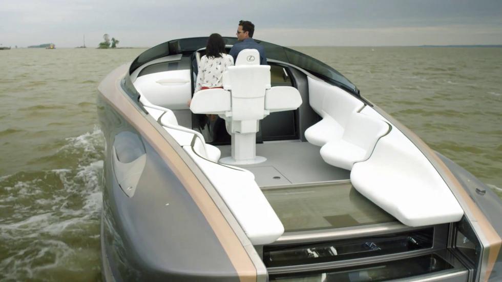 I Lexus uplovio u nautičke vode skupocjenim Sport Yacht gliserom