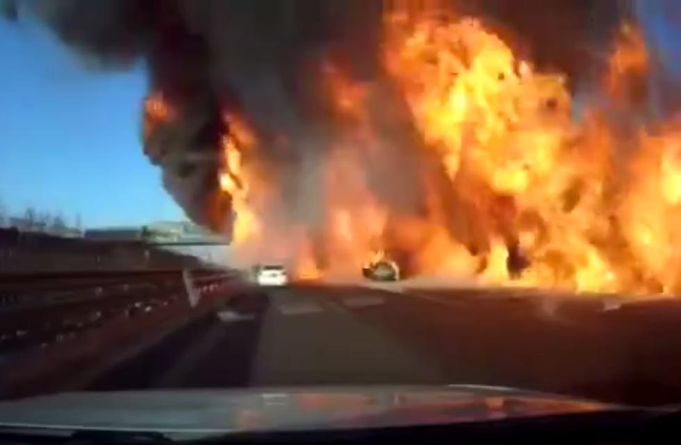 Pakao na autocesti: Iz cisterne curio tekući plin pa izbio požar