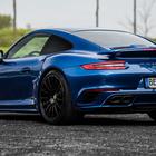 Čista perverzija: Porsche 911 Turbo S Blue Arrow ispucava monstruoznih 675 KS!