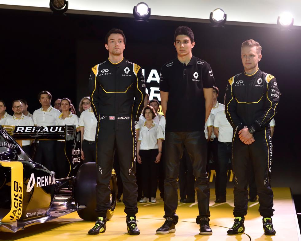 RS16 je Renaultov bolid za sezonu 2016.