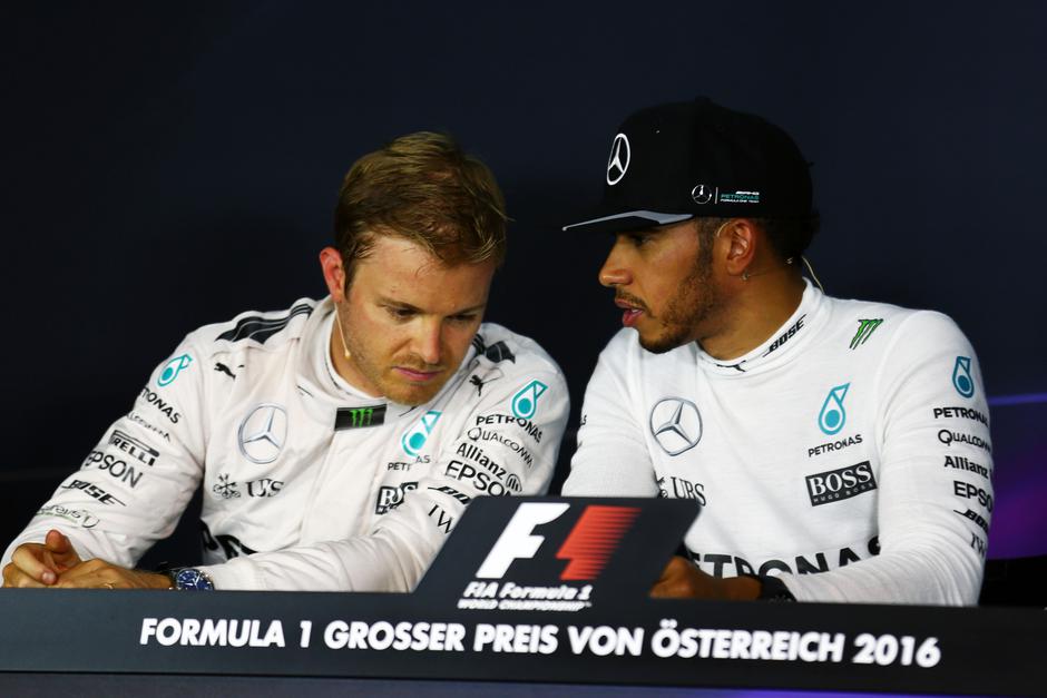 Lewis Hamilton i Nico Rosberg | Author: Auto start