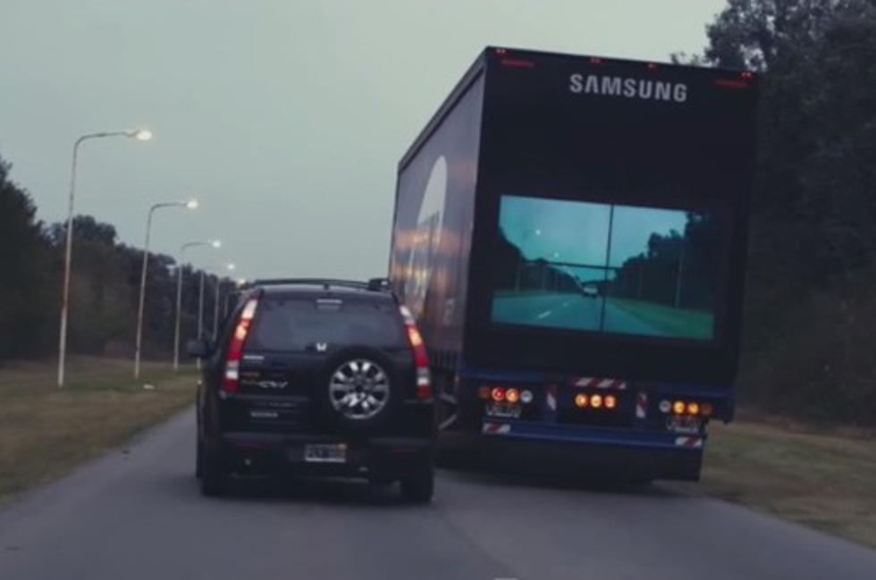 Kamion koji spašava živote: Opremili ga velikim ekranima