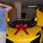 Poklon iz snova: Žena iznenadila muža novim McLarenom 650S