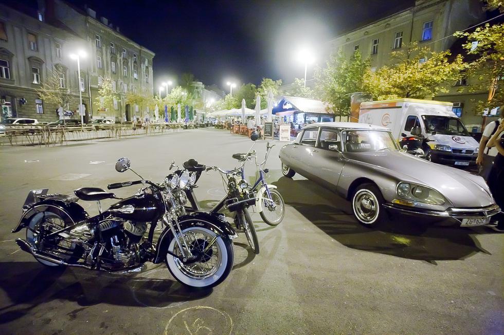 Oldtimeri okupiraju na jednu večer Britanski trg u Zagrebu