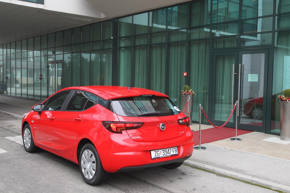 Opel Astra K Enjoy 1.0 XFL - benzinac, a troši kao dizelaš