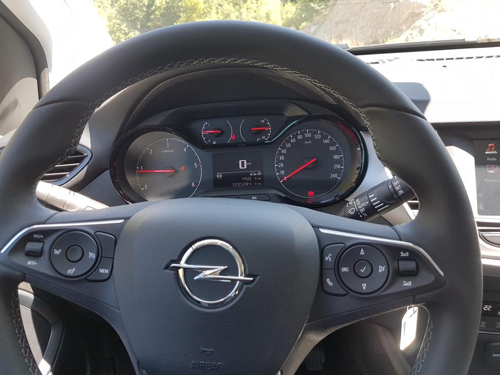 Domaća premijera: Vozimo Opel Crossland X, kompaktni SUV za svaki dan