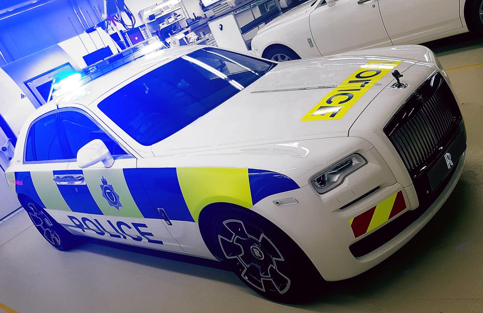 Luksuzna patrola: Britanska policija vozi se u Rolls-Royceu