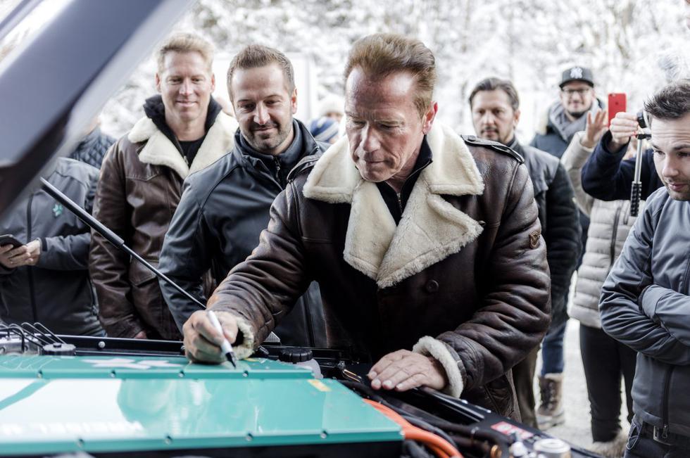 Arnold Schwarzenegger predstavio električni Mercedes G350d EV