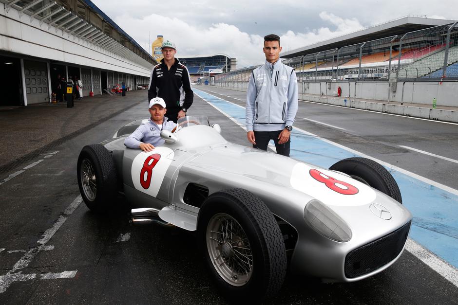 Njemački piloti F1 isprobali povijesne bolide | Author: Mercedes-Benz