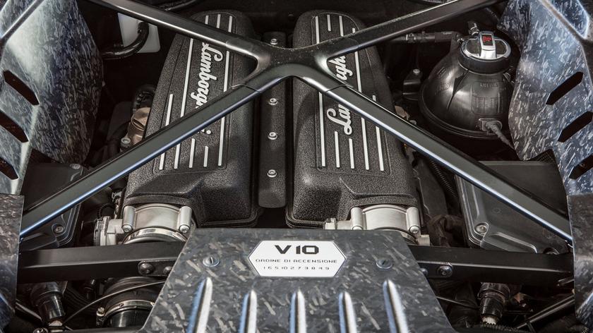 Zvuk V10 atmosferskog Lamborghinija