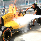 Izbjegnuta moguća tragedija: Vozač F1 u zadnji čas iskočio iz gorućeg bolida