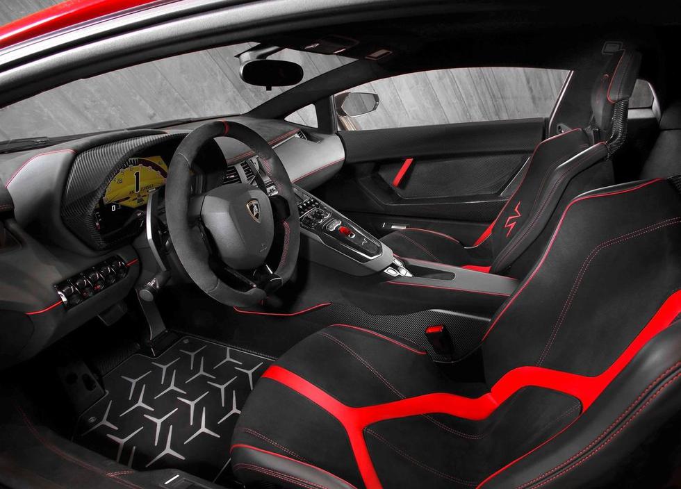 Lamborghini Aventador LP 750-4 SV - Do stotke za 2,8 s – brže od 350 km/h