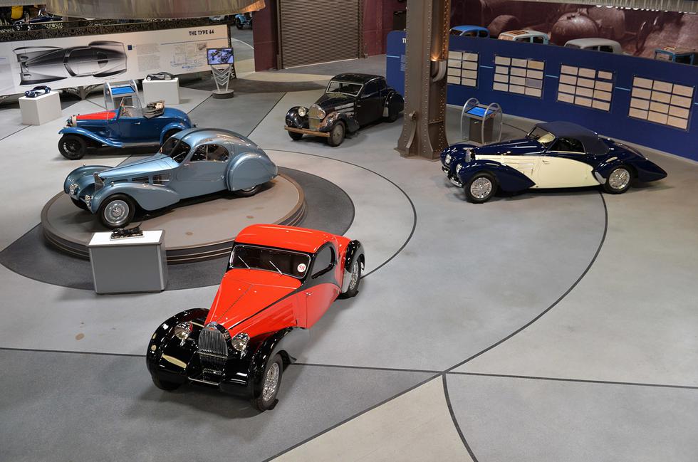 Prekrasna izložba Bugattijevih automobila u Los Angelesu