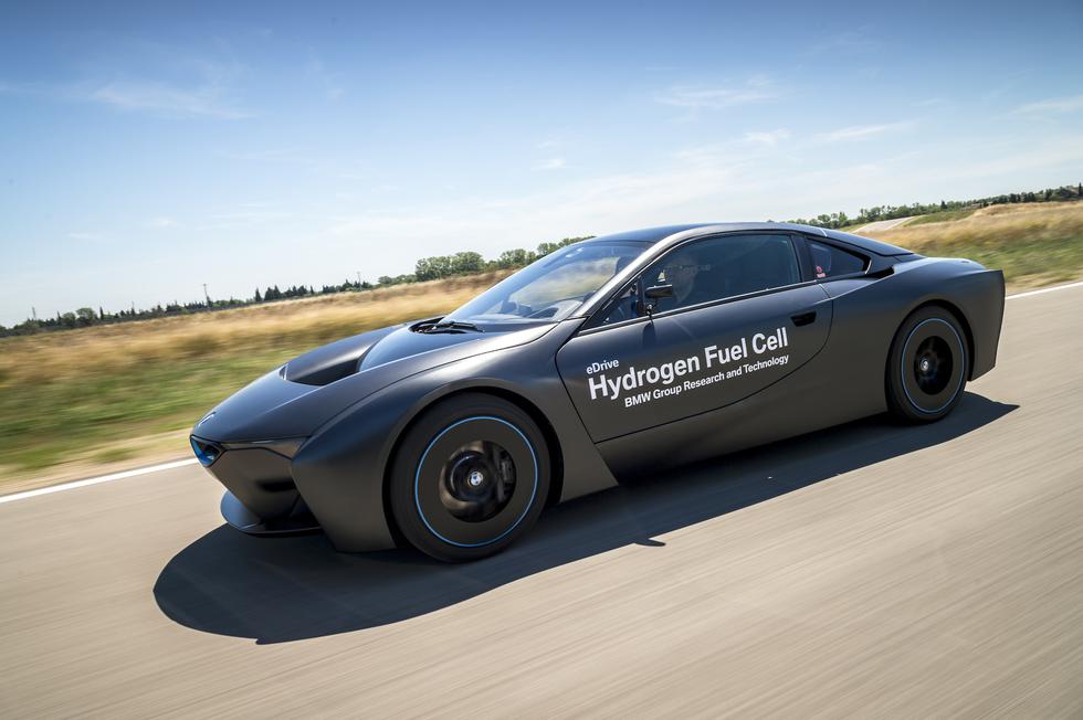 BMW razmišlja o budućnosti i hidrogenskim ćelijama