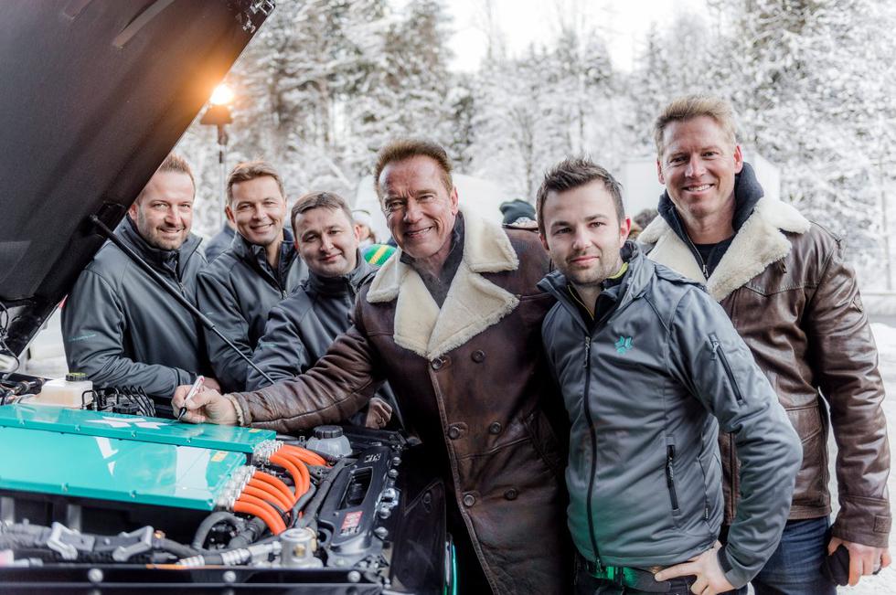 Arnold Schwarzenegger predstavio električni Mercedes G350d EV