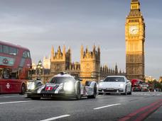 Mark Webber se u hibridnom Porscheu 919 provozao Londonom