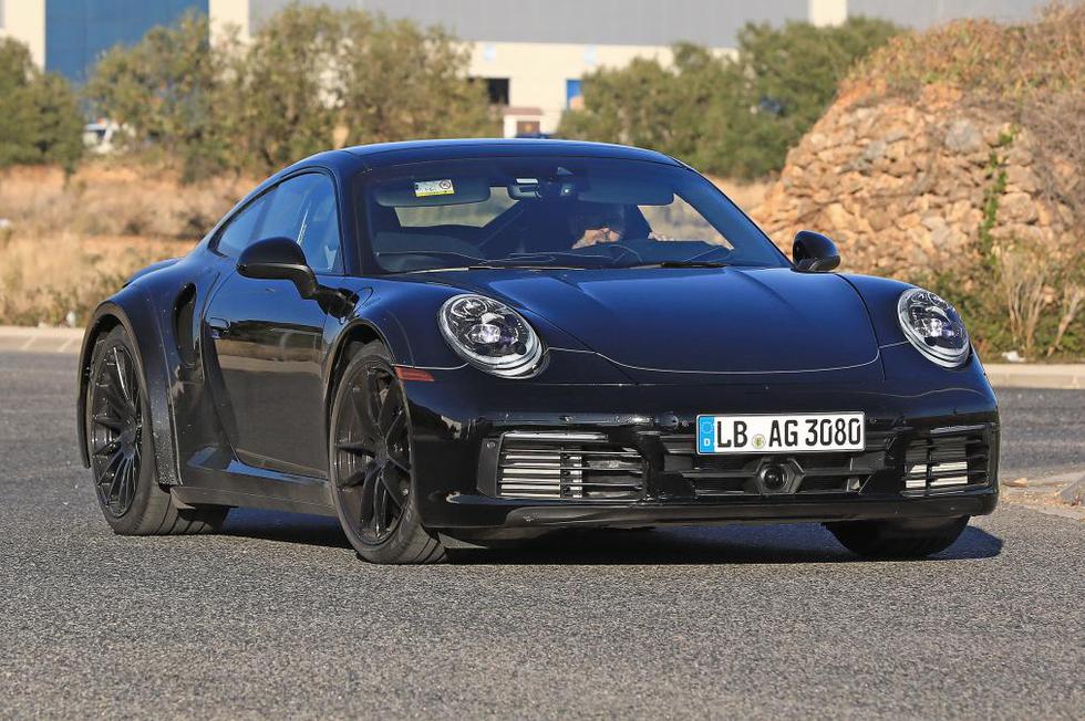EKSKLUZIVNO: Špijunske fotke otkrile izgled novog Porschea 911
