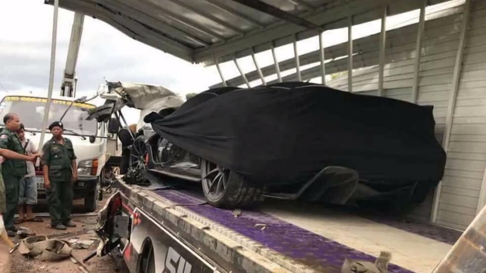 Prometna nesreća: Kamionom odvezao McLaren P1 u totalku
