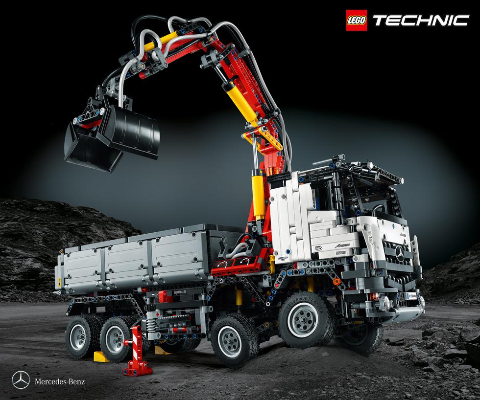 Lego model ima funkciju i izgled kao pravi kamion