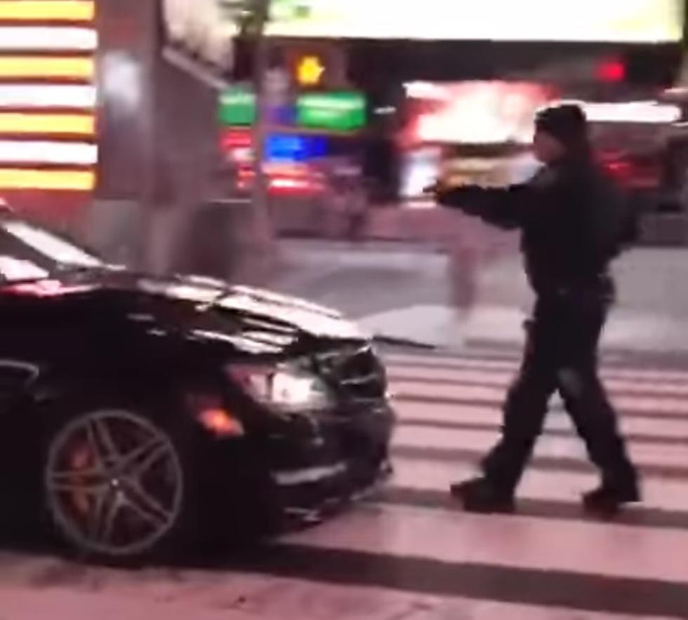 VIDEO: Skupocjenim Mercedesom srušio policajca i pobjegao