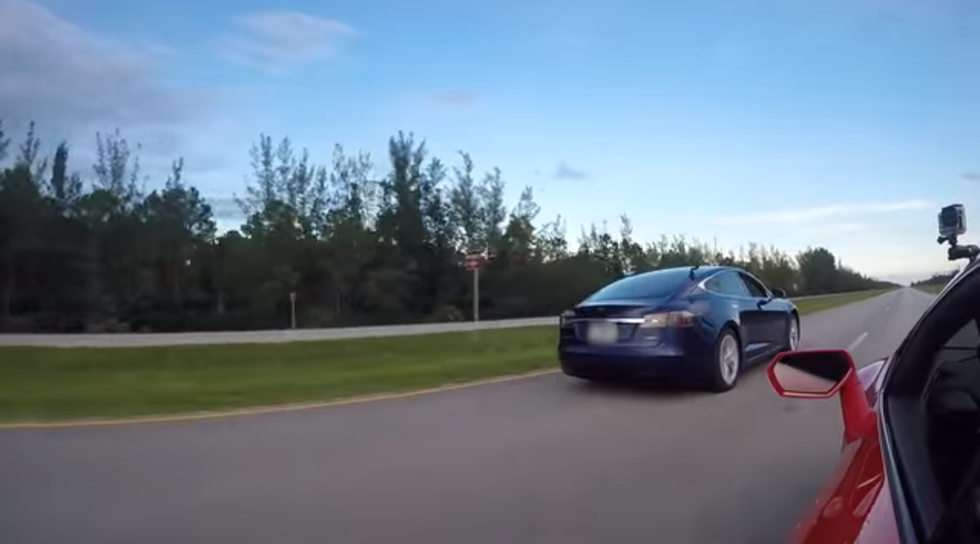 VIDEO: Dvoboj Tesline limuzine i Lamborghini Huracana