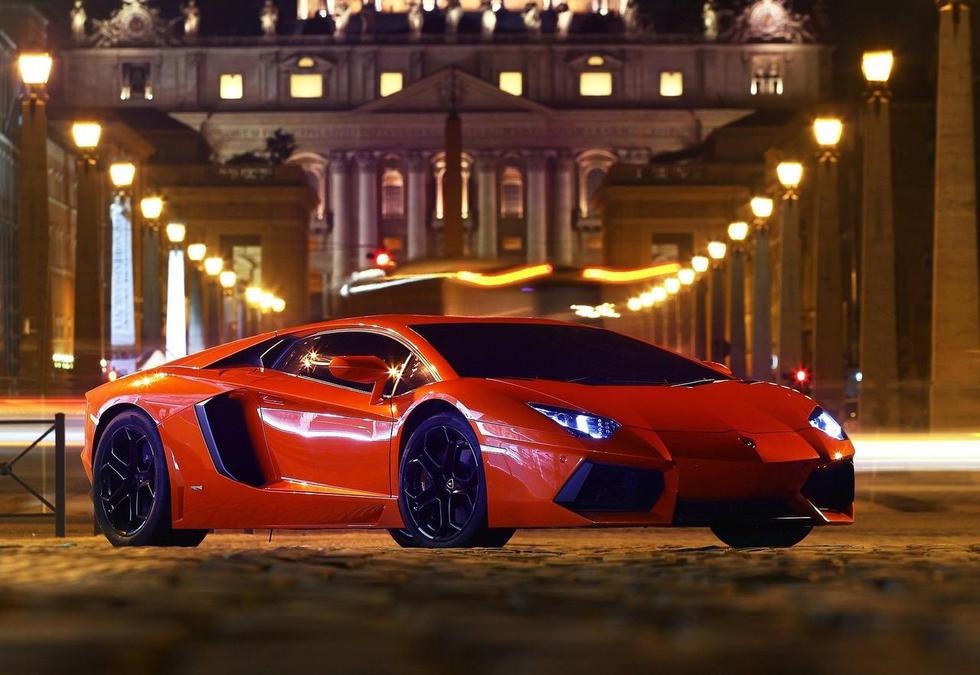 Lamborghini povlači Aventadore zbog opasnosti od požara