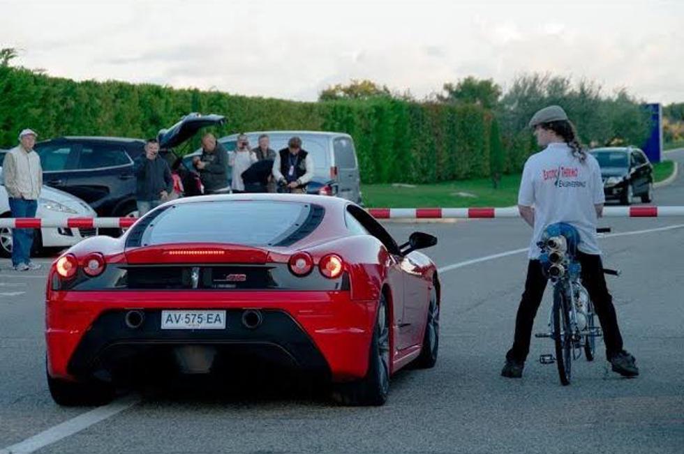 VIDEO: Što će vam Ferrari ako imate mlazni bicikl
